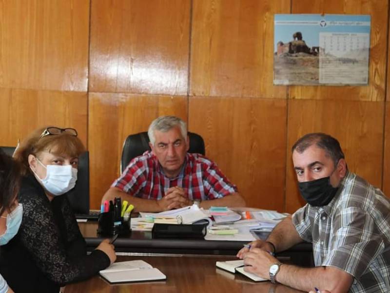 ცაგერის მუნიციპალიტეტის მერიაში მერის პირველმა მოადგილემ ერასტი მეტრეველმა სამუშაო...